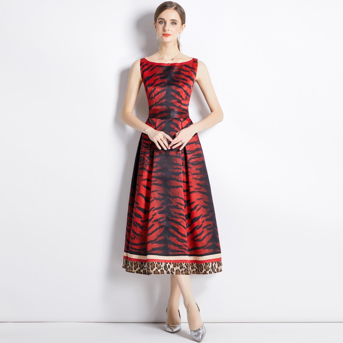 Sleeveless Boat Neck Fitted Vest Box Pleated Skirt Printed Satin Dress - 6192701