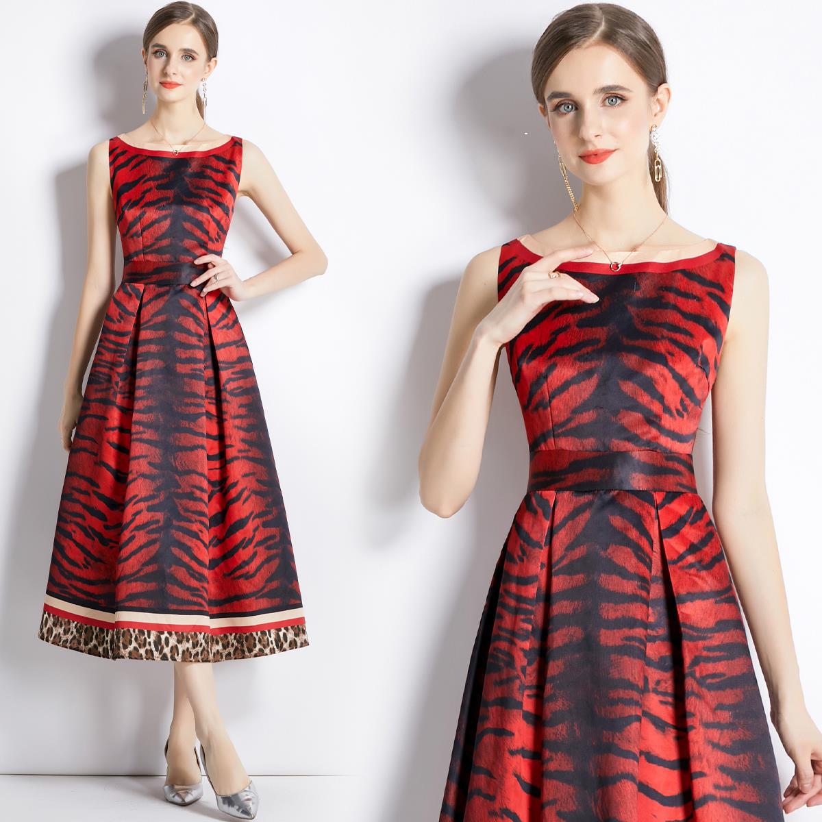 Sleeveless Boat Neck Fitted Vest Box Pleated Skirt Printed Satin Dress - 6192701